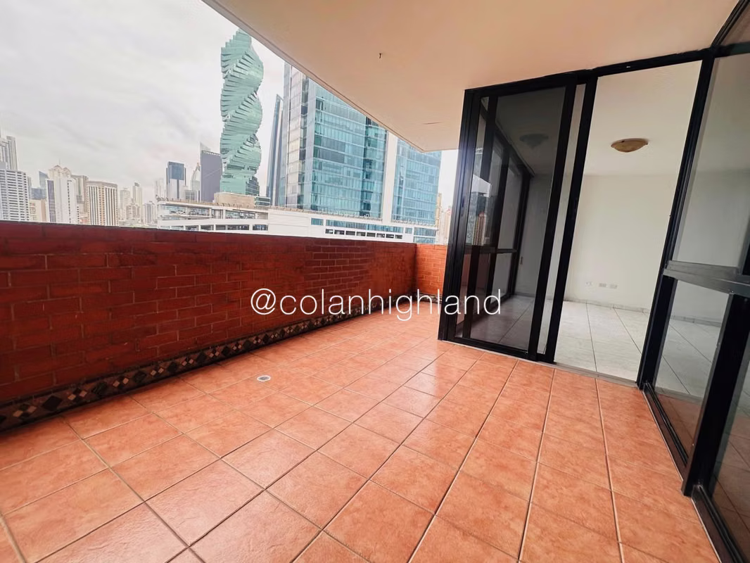 Alquiler o Venta de Apartamento en PH Vista Obarrio - foto 1