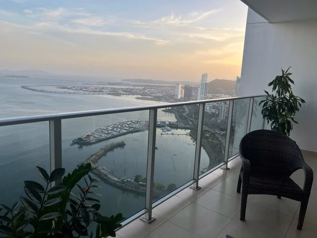 VENTA Y ALQUILER DE APARTAMENTO EN PH WATERS – AVENIDA BALBOA - photo 1