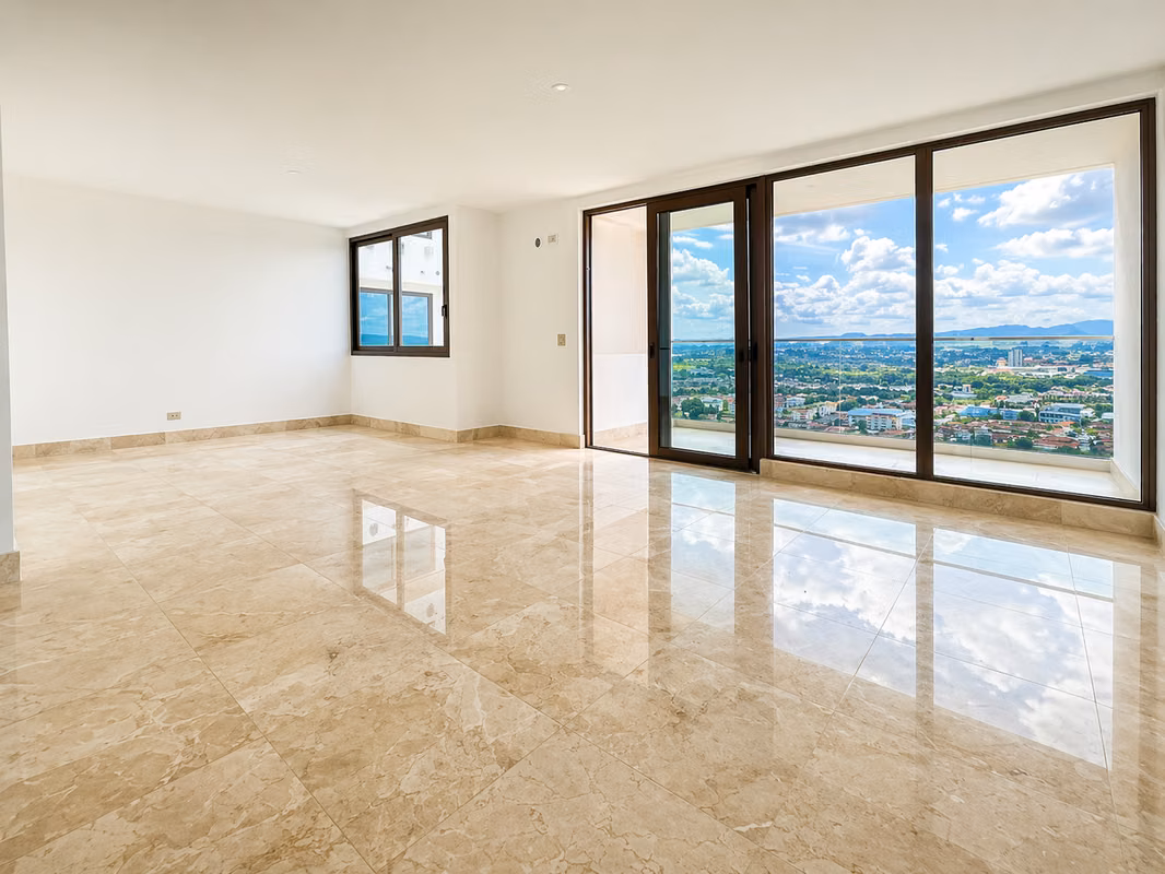 PH The Colonial 190 m² | Para estrenar + piso alto | Vista abierta en sala y balcón | $579,800 - foto 1