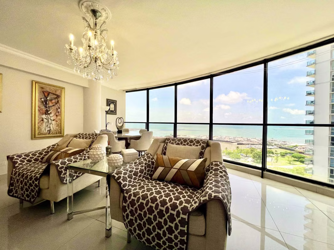 VENDO APARTAMENTO VISTA AL MAR AV BALBOA, PH ROCAMAR (4) - foto 1
