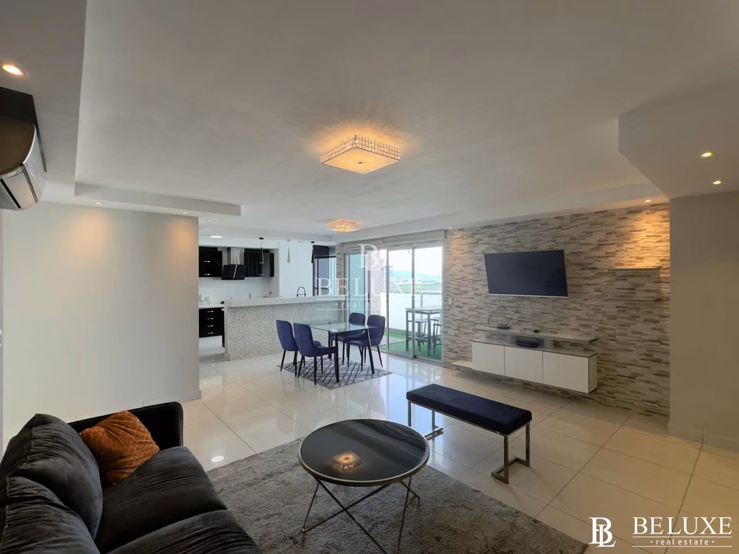SE VENDE APARTAMENTO EN SAN FRANCISCO EN PH MOON TOWER REMODELADO(5) - foto 1