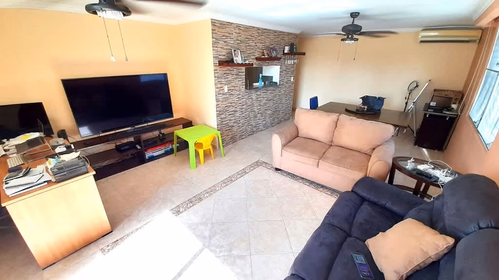 Vendo Apartamento en San Francisco Ph Torres del Golf # 1725 avd - photo 1