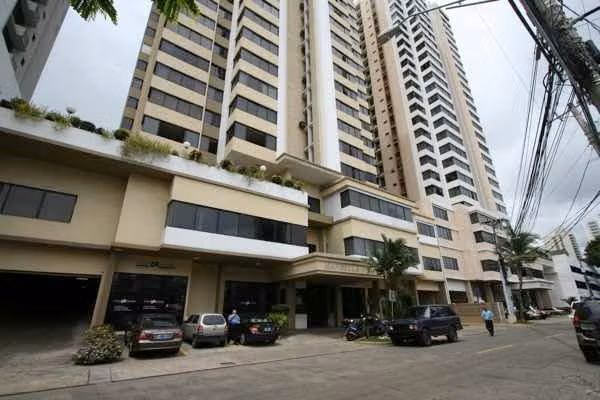 Banco Vende Apartamento  Marbella Tower , Marbella - foto 1