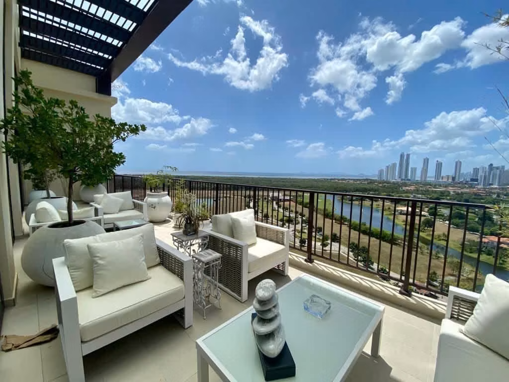 SE VENDE APARTAMENTO EN SANTA MARÍA COURT - foto 1