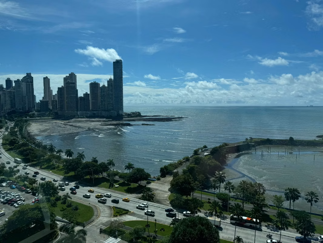 Apartamento en venta en PH Miramar Avenida Balboa - photo 1