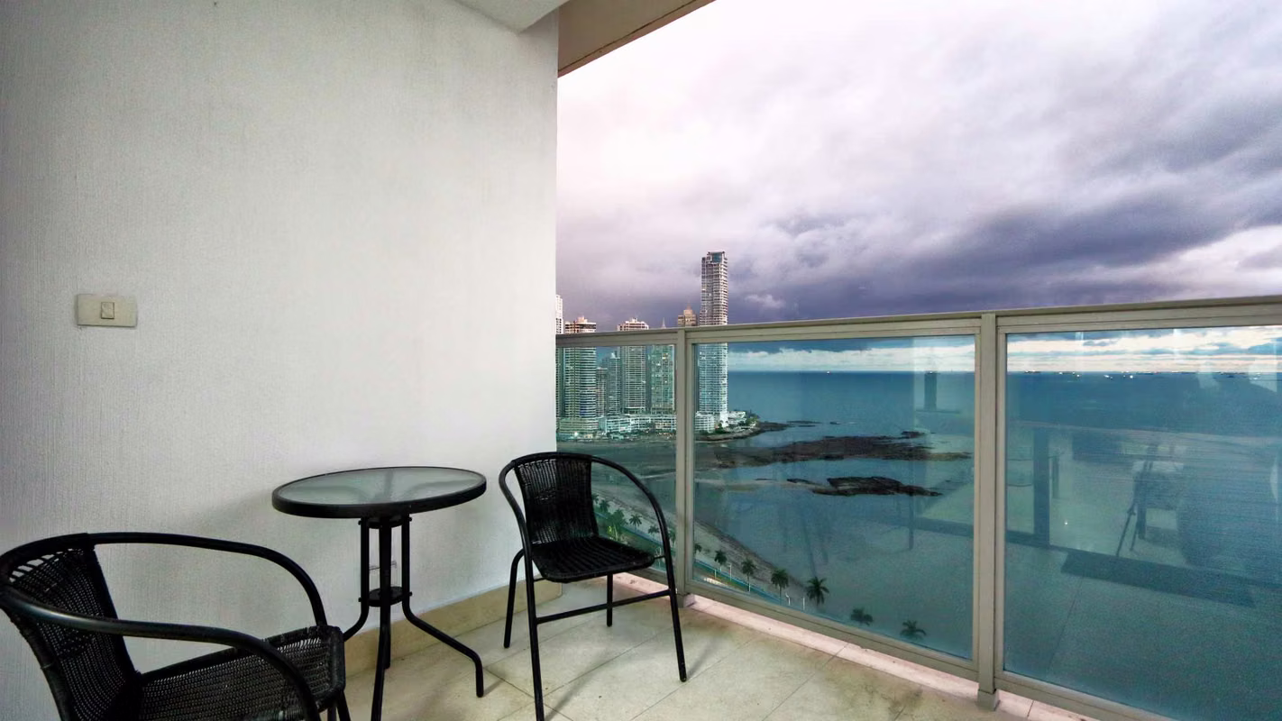 Apartamento en Venta - P.H. Yoo Panamá- Avenida Balboa - Vista al Mar - foto 1