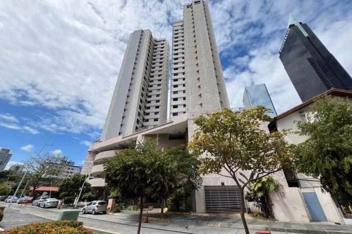 VENTA DE APARTAMENTO AMPLIO Y CON VISTA A LA CIUDAD - PH TORRE EBBELLE - foto 1