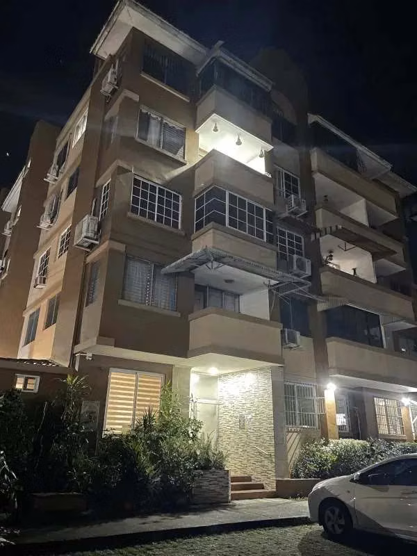 Banco Vende apartamento reposeído en Ph Altos de Bella Vista - foto 1