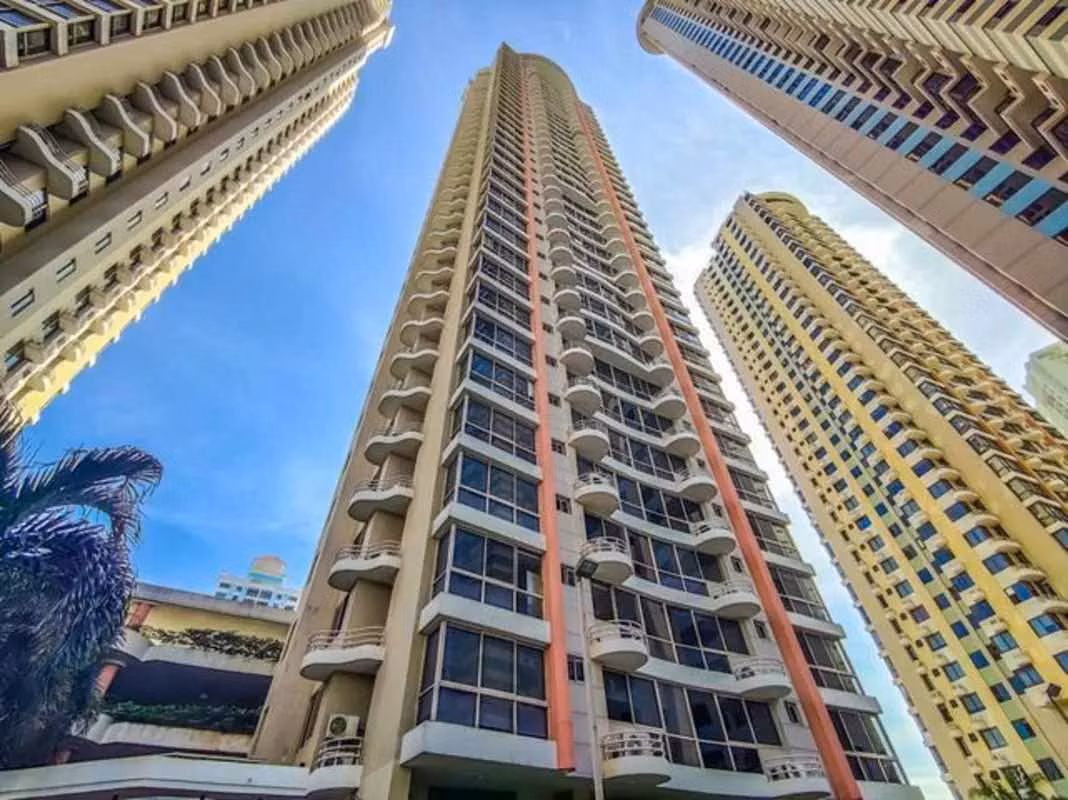 Banco Vende Apartamento en Ph San Francisco Bay , Torre 200 - photo 1