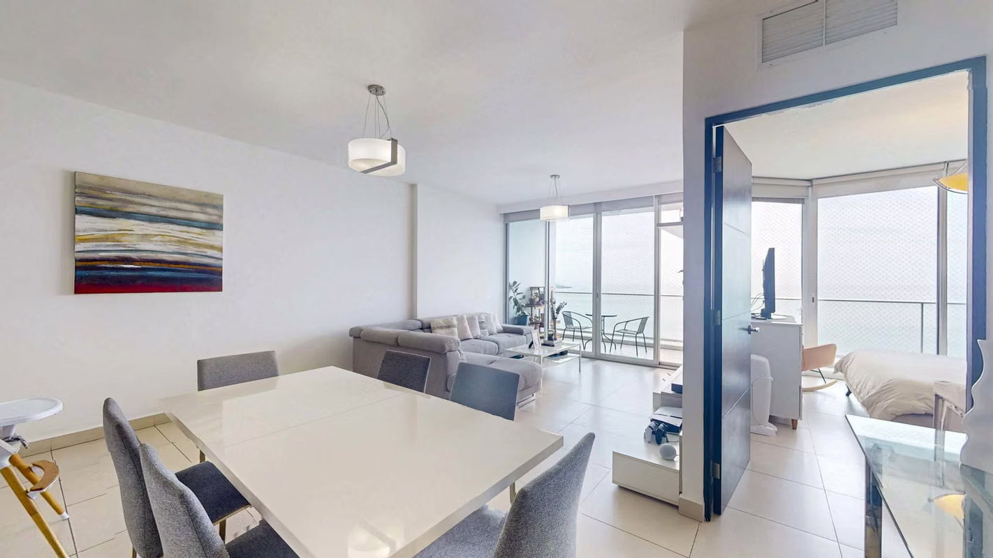 Venta de exclusivo apartamento con vista al mar en Destiny – Avenida Balboa - foto 1