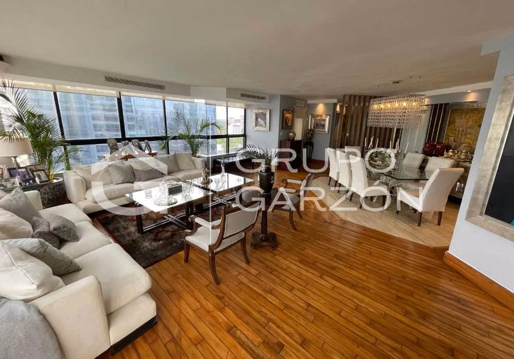 Venta de apartamento amoblado y remodelado en Avenida Balboa (PH Condesa del Mar) - photo 1