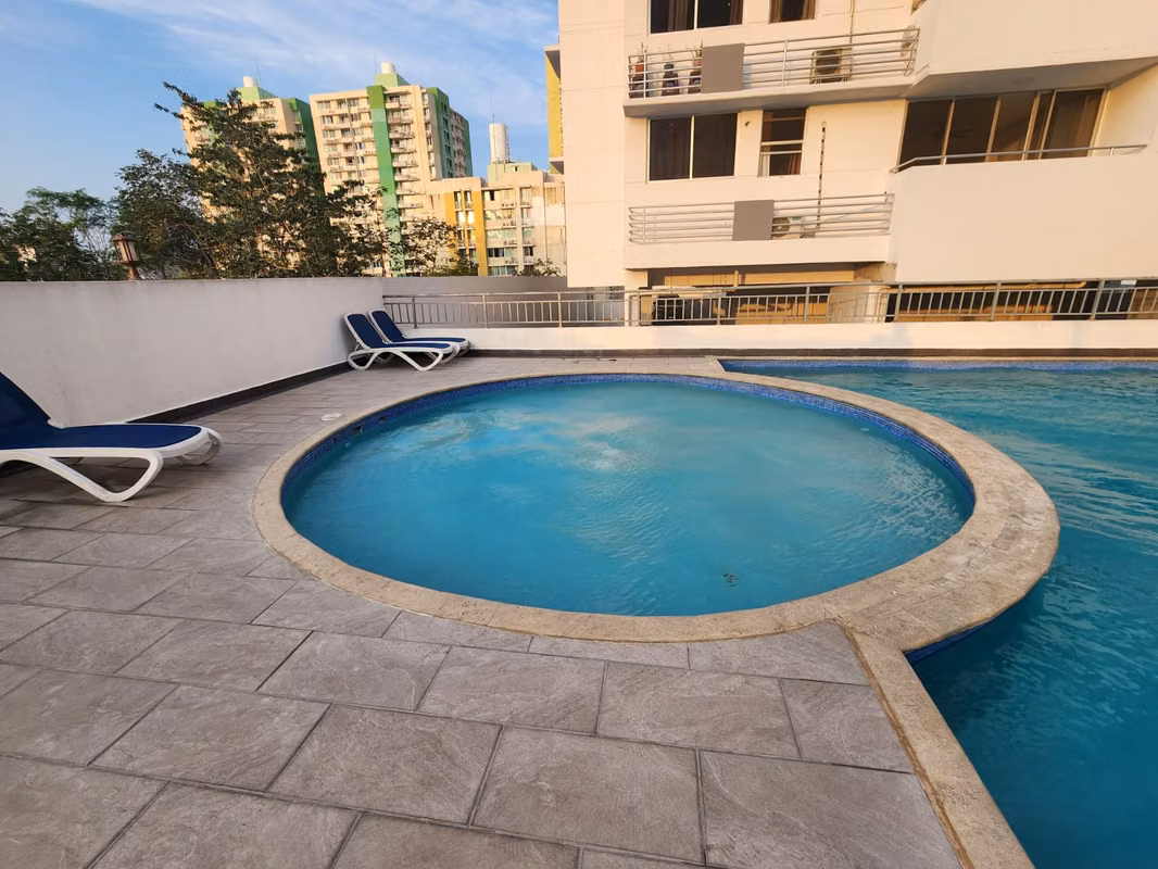 Venta /alquiler $650 Apto en Ph Torres de Toscana - foto 1