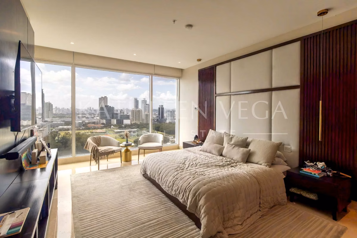 Se vende amplio apartamento con acabados modernos y de alta gama, en el P.H. Aria de Costa del Este - foto 1
