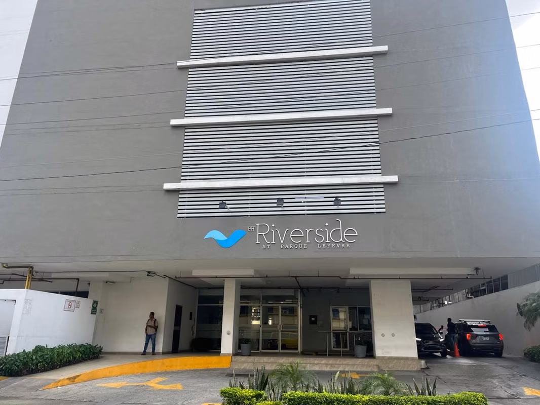 Banco Vende Apartamento en PH Riverside - foto 1