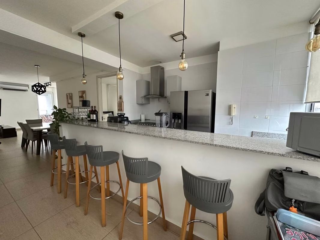 Apartamento amoblado en PH Vista Balboa - ¡a pasos de la Cinta Costera! - foto 1