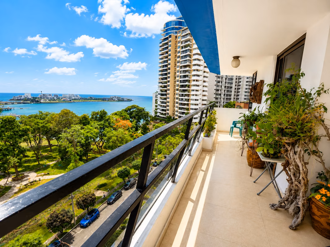 Torre Alamar, Paitilla | 270 m² · Vista al Mar y Parque – $380,000 - foto 1