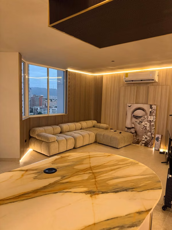 Hermoso apartamento TOTALMENTE REMODELADO en PH 44&PARK, Bella Vista. - photo 1
