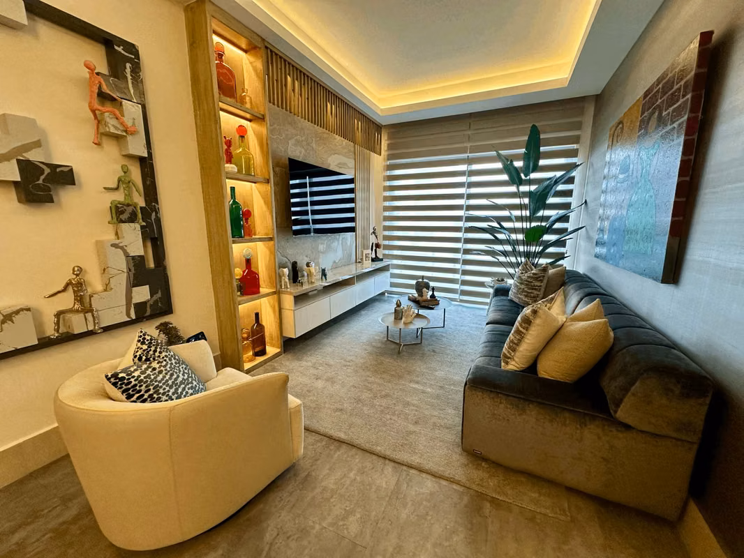 REMODELADO LISTO PARA VIVIR! $499K OCEAN HOUSE - photo 1