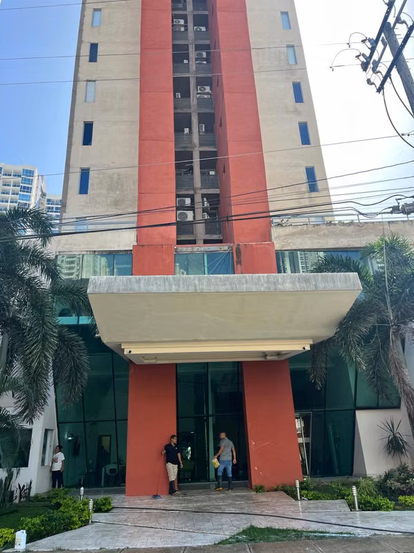 Banco Vende apartamento en PH Sky Park Carrasquilla - foto 1