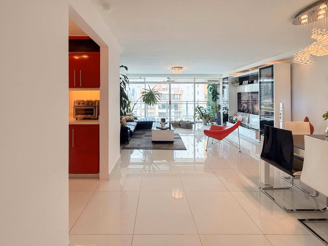 Apartamento Amplio para la Venta con Vista Espectacular en el Corazón de Panamá - foto 1