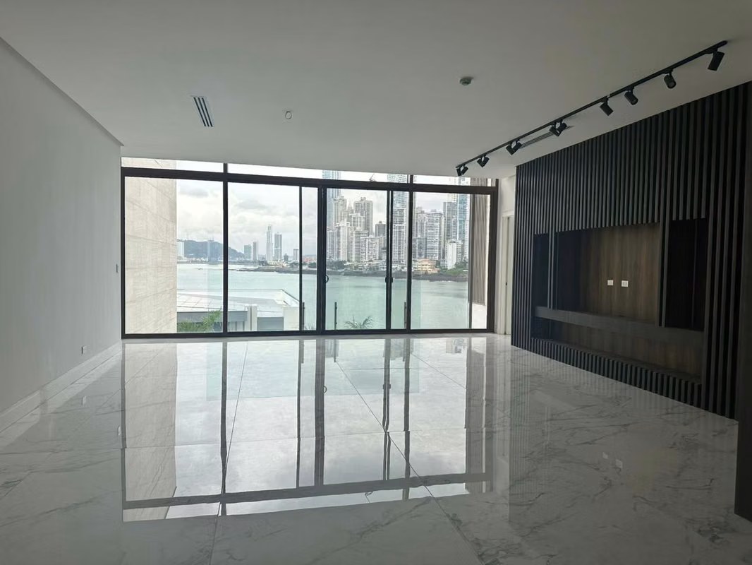 VENTA HERMOSO APARTAMENTO PH WATER FRONT, OCEAN REEF - foto 1