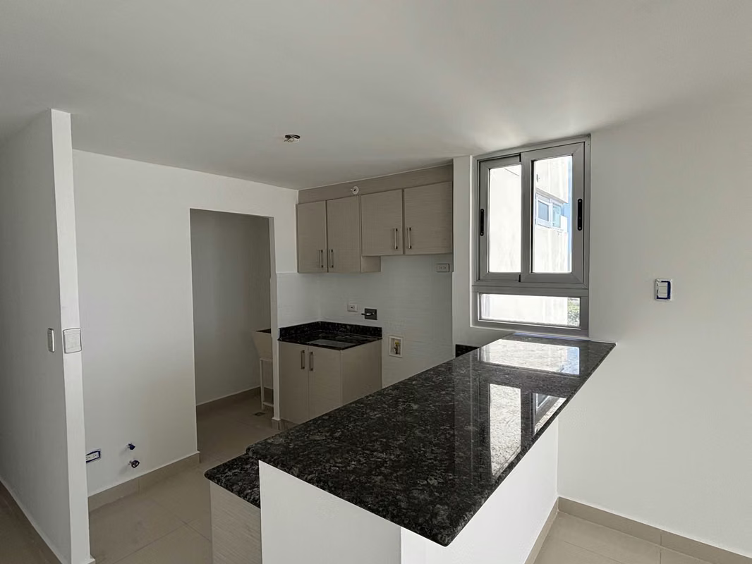 Apartamento de 3 recámaras 2 estac. con acceso al Parque Omar - photo 1
