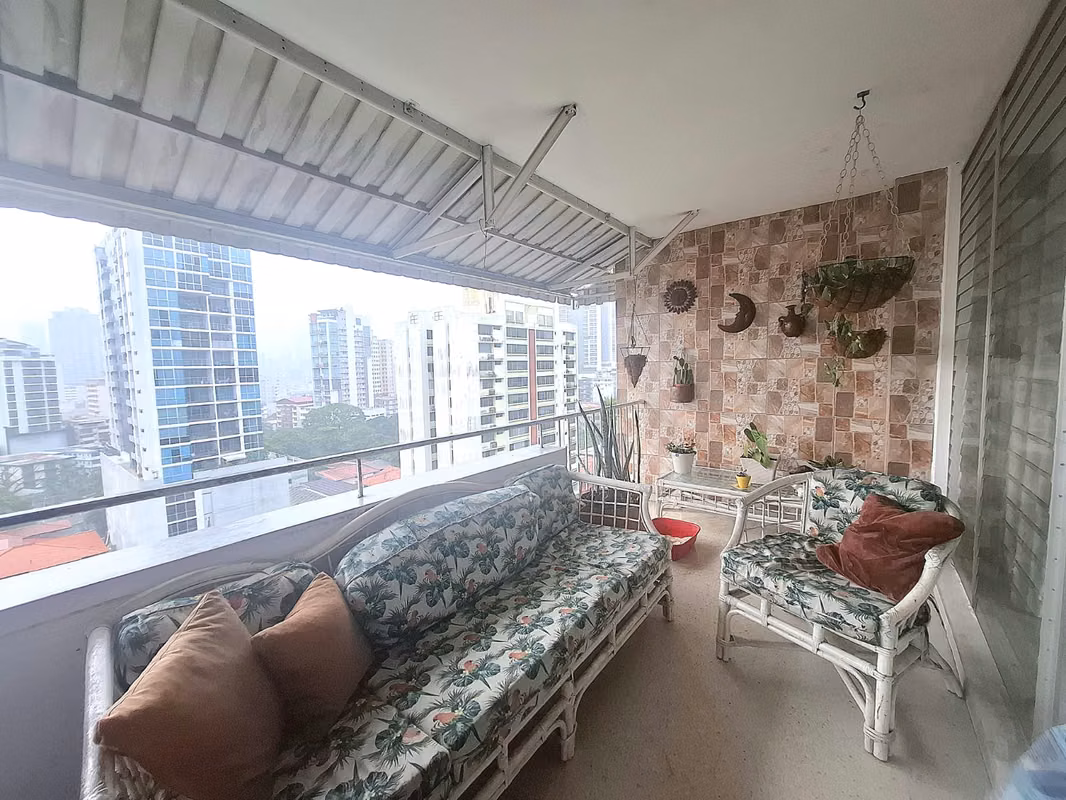 Venta de Apartamento en El Cangrejo, PH Esmeralda, 202m2 - foto 1