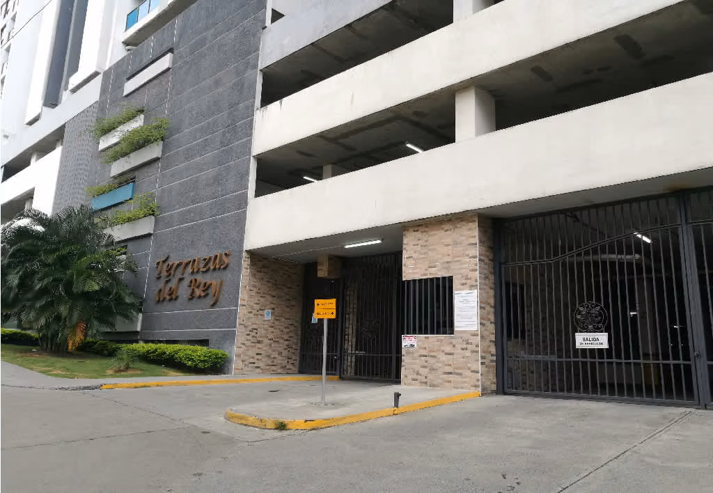 SUPER REMATE APT 2R2B1P EN PH TERRAZAS DEL REY CONDADO 125000 - foto 1
