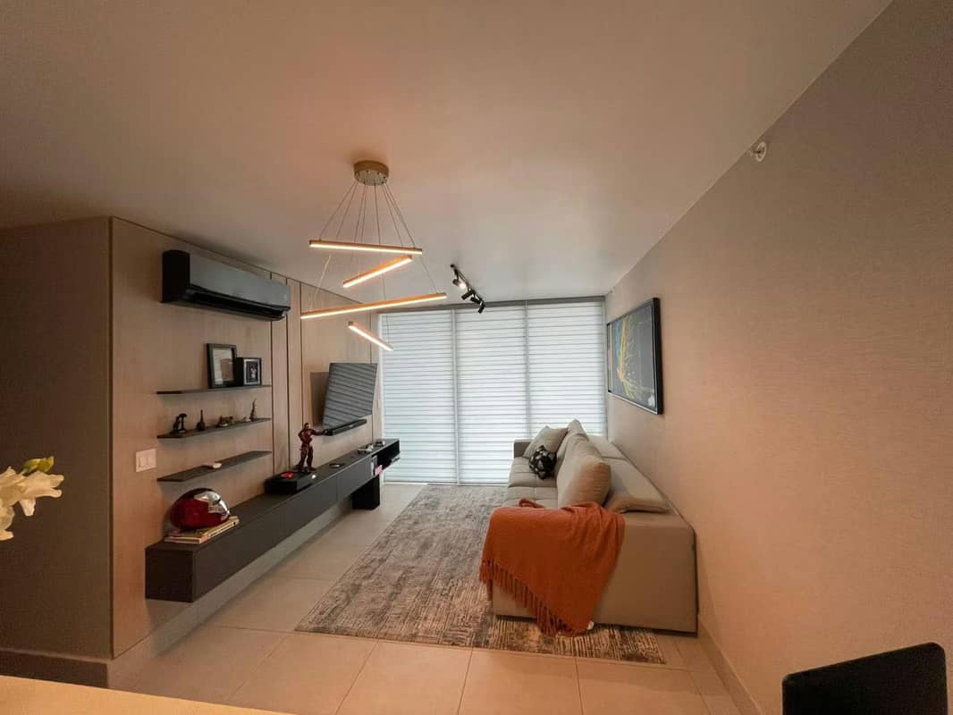 Melissa Foster Luxury Vende Hermoso Apartamento en PH Vivendi Green, Edison Park MFR1779 - foto 1