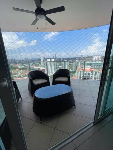 APARTAMENTO EN VENTA EN PH HIGHLAND VIEW, 12 DE OCTUBRE. - foto 1