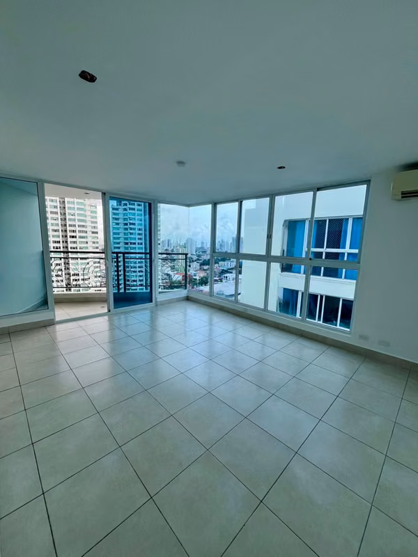 Apartamento de 96 m² en  venta en Belview Towers. - photo 1