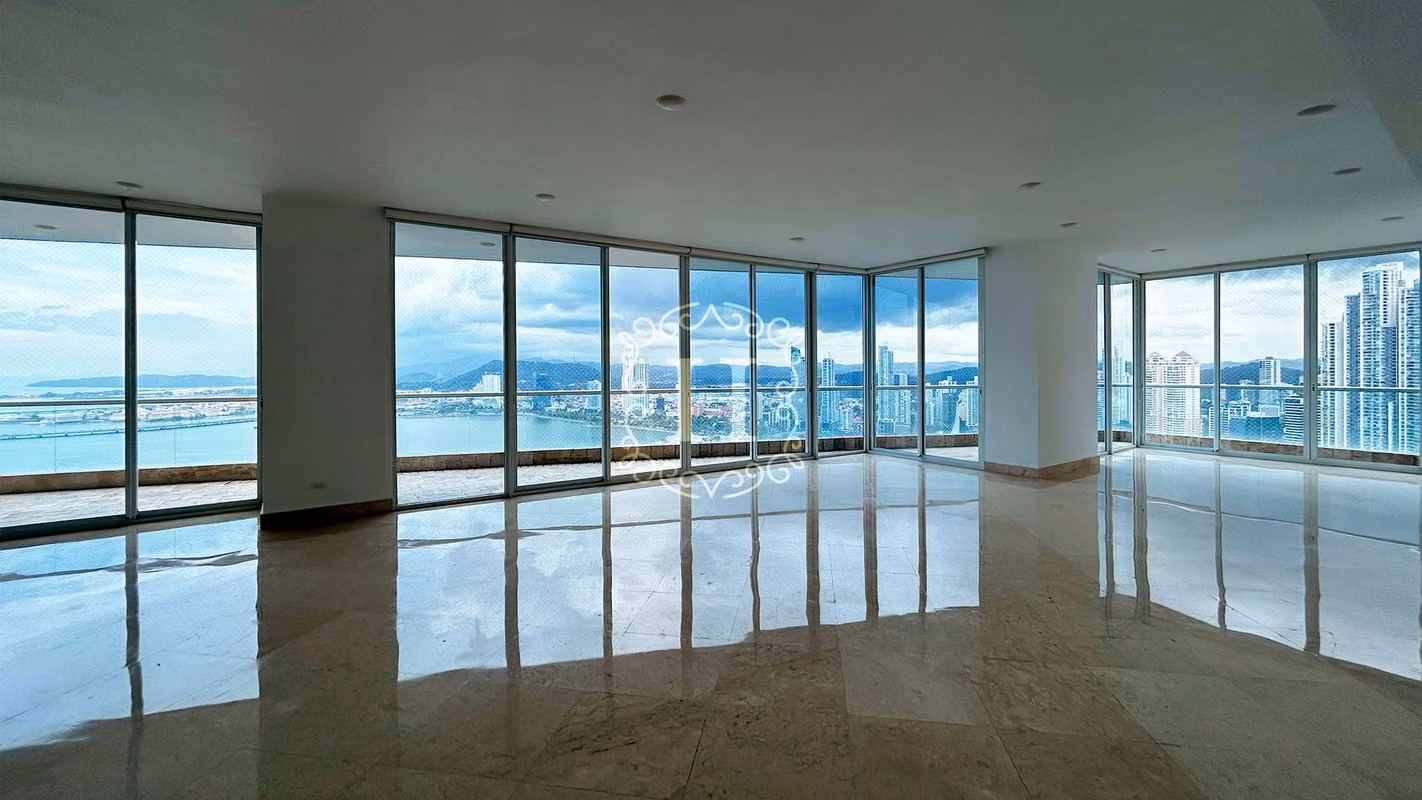 Lujoso Apartamento con Vista al Mar en Alquiler en The Point - foto 1