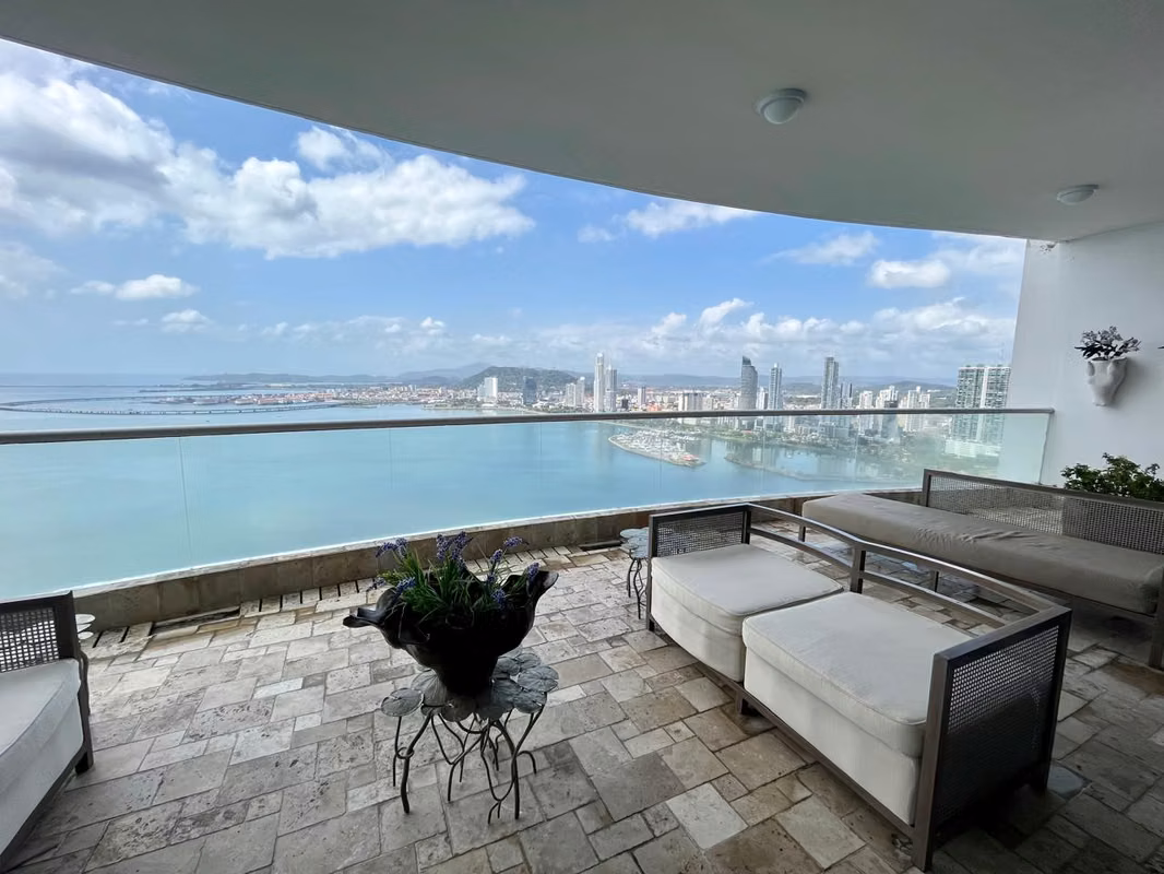 Se Vende Imponente apartamento en PH The Point - Punta Pacífica. - photo 1
