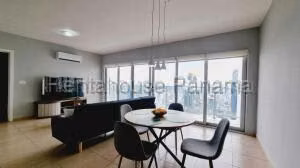 Venta de Apartamento con 110m2 en Avenida Balboa PH Warters On The Bay SR - photo 1