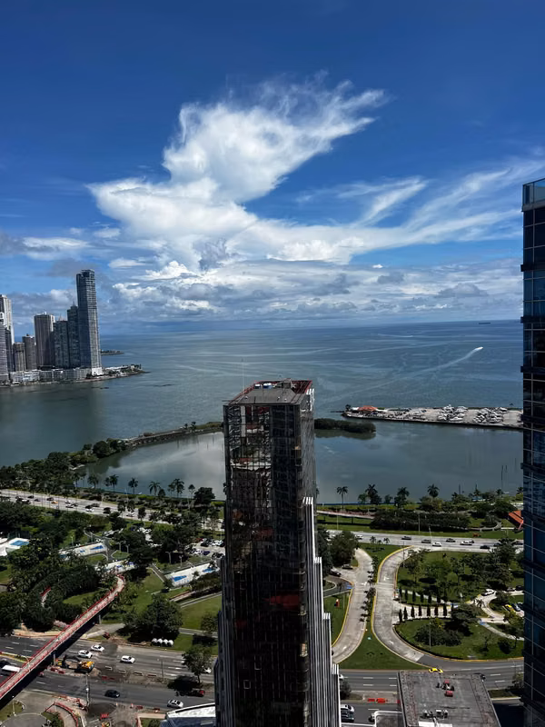 SE VENDE APARTAMENTO EN AV. BALBOA, PH MARINA PARK - foto 1