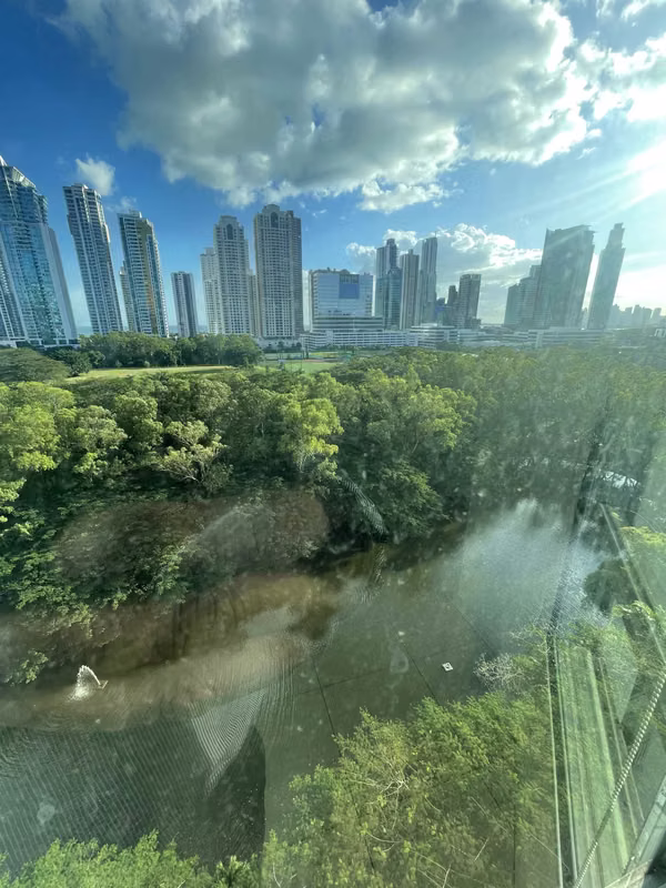 1,600.00 alquiler Costa del Este · 2 Recámaras · 2 Estacionamientos – $249,000 - foto 1