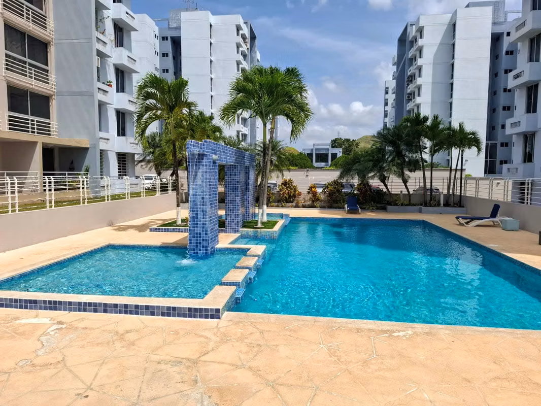 Vendo Apartamento en Condado Del Rey, P.H. McGregor Heights - foto 1