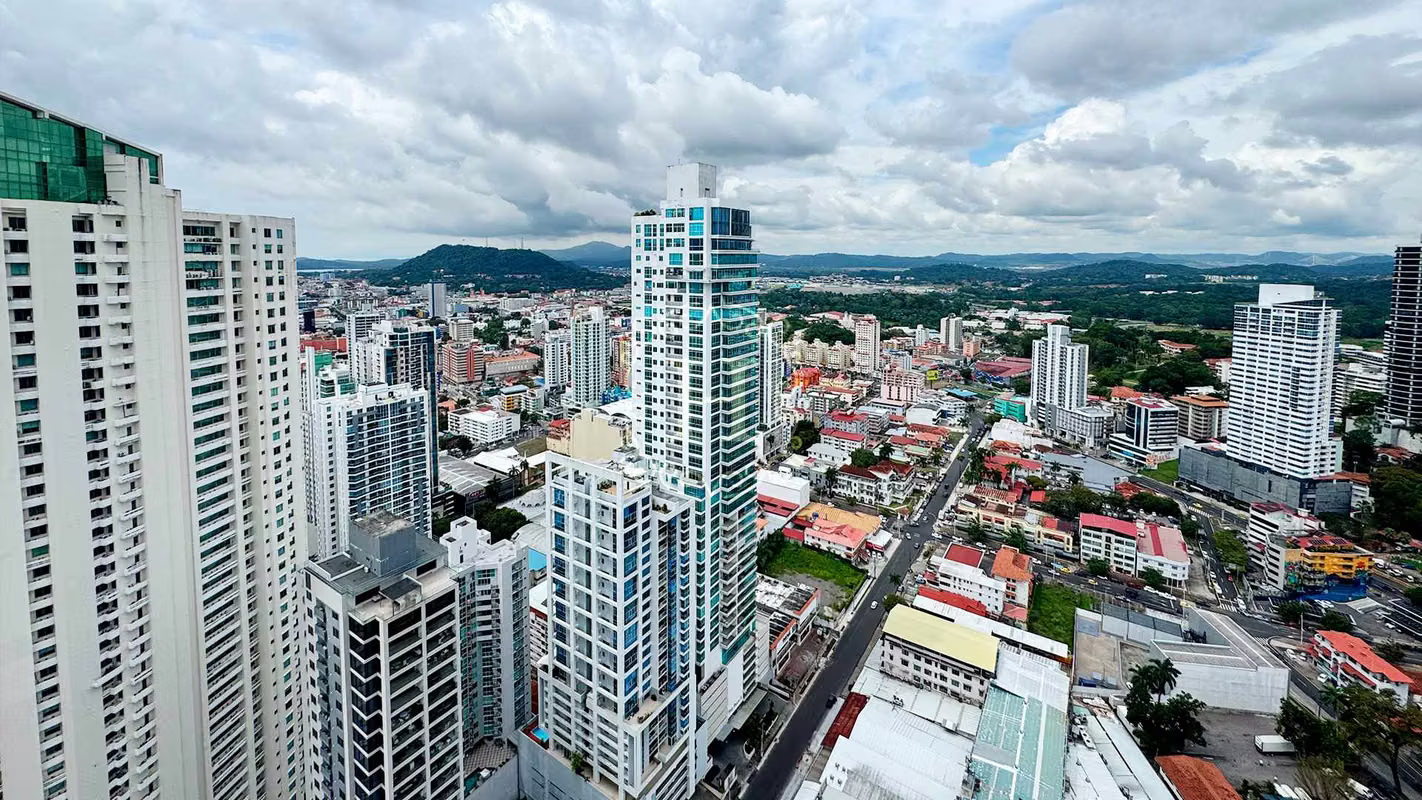 Apartamento Loft para Venta en Costanera, Bella Vista - foto 1