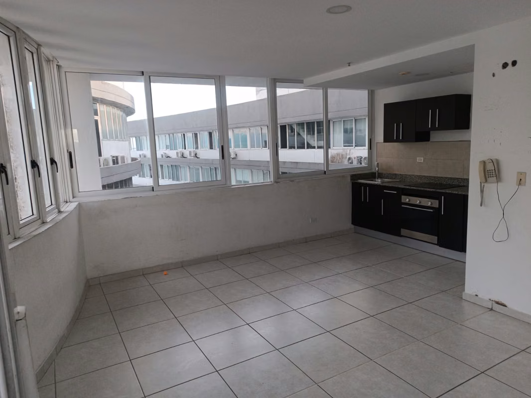 Venta de apartamento en el PH Bay View, Av. Balboa - photo 1