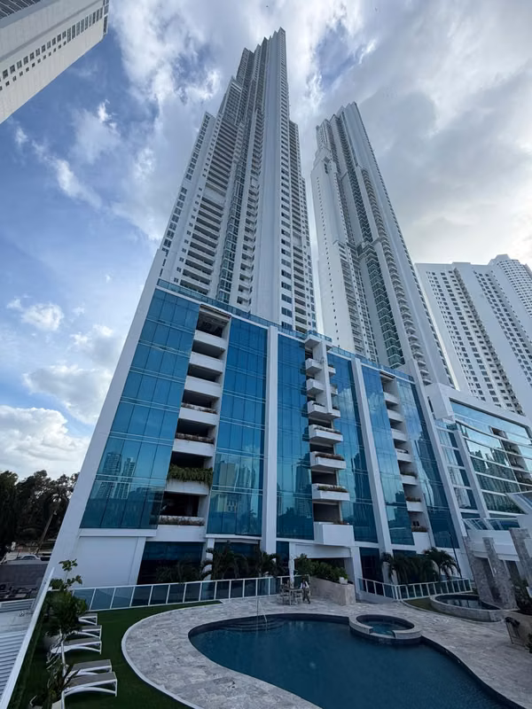 Se vende apartamento en Costa del Este en PH VITRI  TOWER - Primera Linea - photo 1