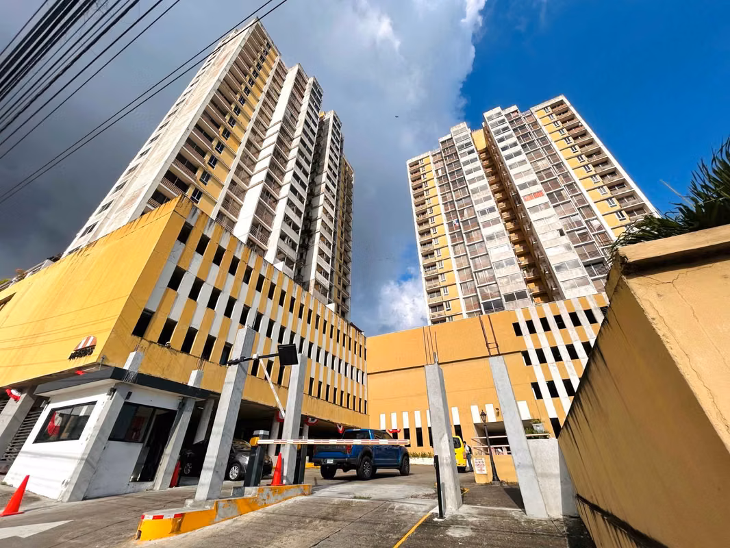 Apartamento en venta – PH 4 Islas, Río Abajo - photo 1
