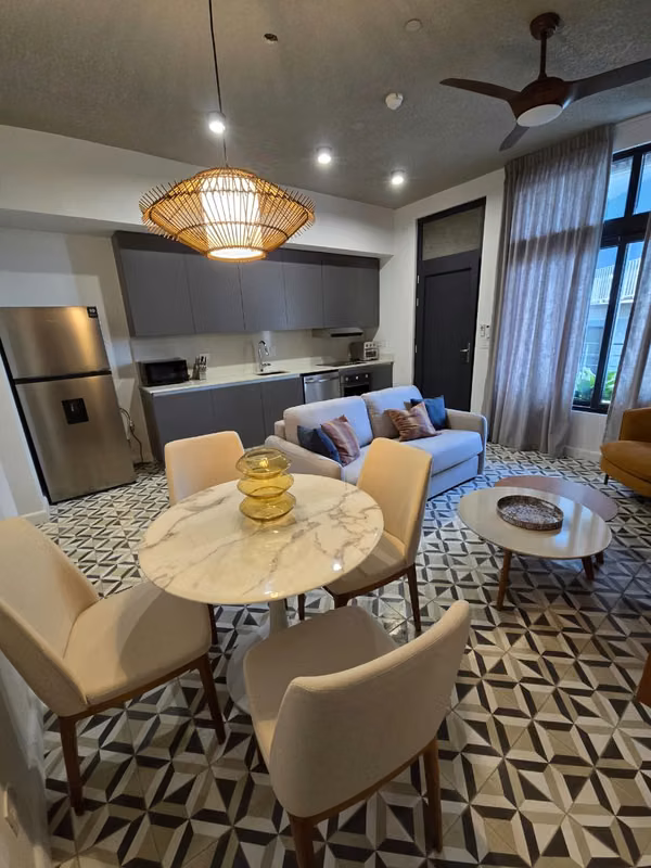 SE ALQUILAN APARTAMENTOS EN PLAZUELA ALFARO, CASCO ANTIGUO - foto 1