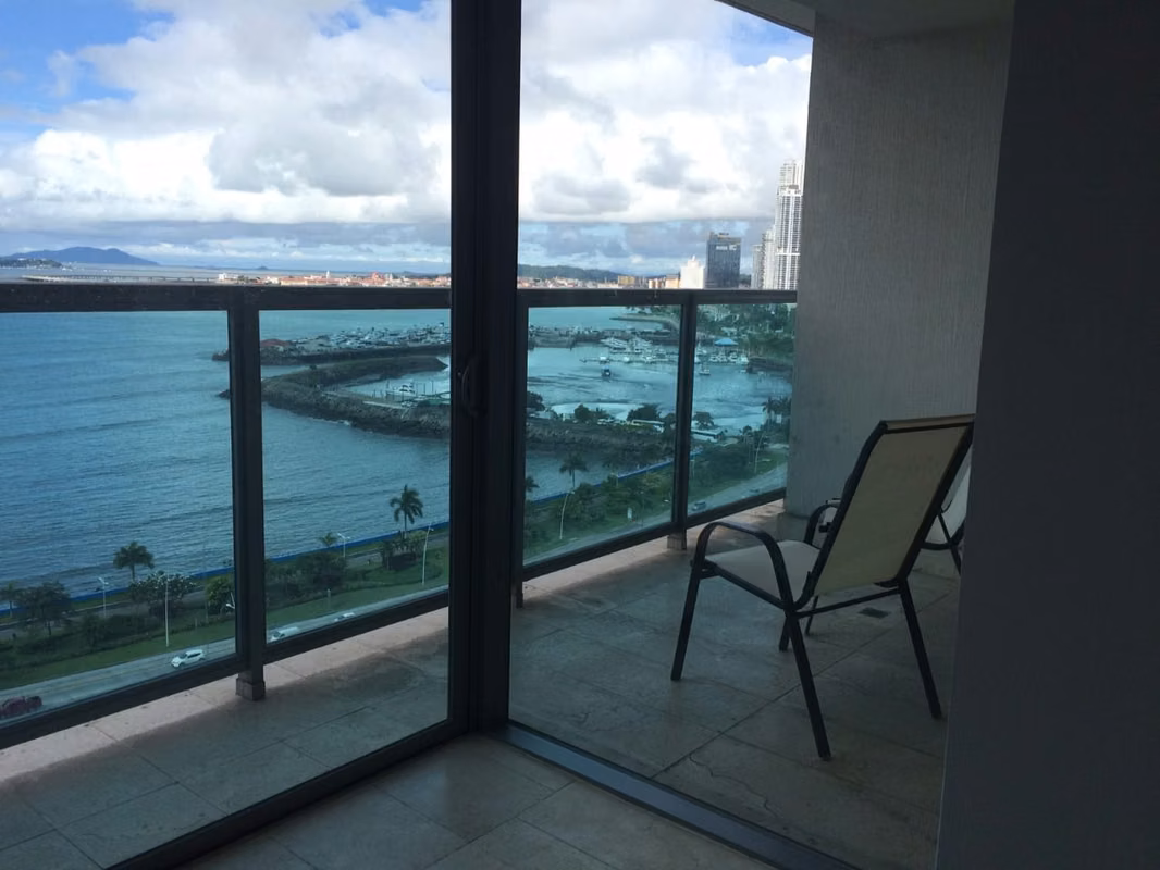 Melissa Foster Luxury alquila apartamento en Bella Vista, PH Yoo – Avenida Balboa MFR1857 - foto 1