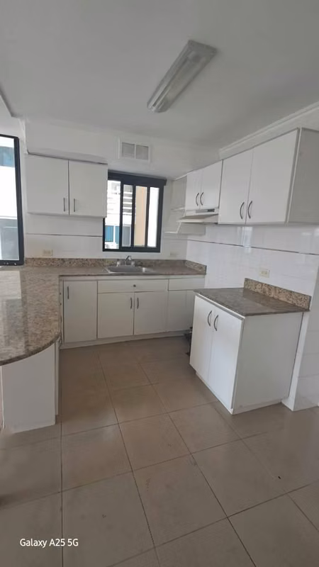 Paitilla $160,000 - photo 1
