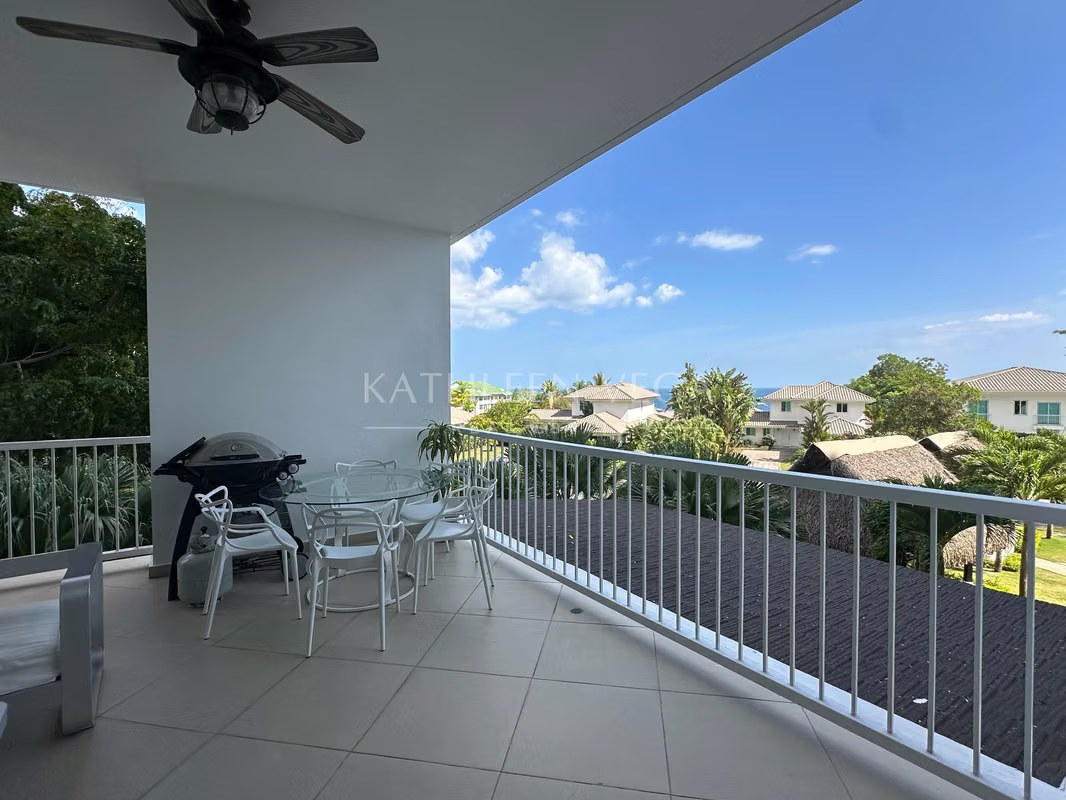 Apartamento Amoblado con vista parcial al mar en Torre Cocolí, Bijao Golf Resort - photo 1