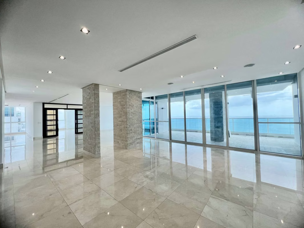Alquiler Apartamento en Vitri, Penthouse, 4 Rec. Frente Al Mar - foto 1