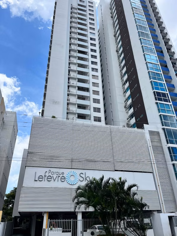 Banco Vende Apartamento en PARQUE LEFEVRE SKY (d) - photo 1