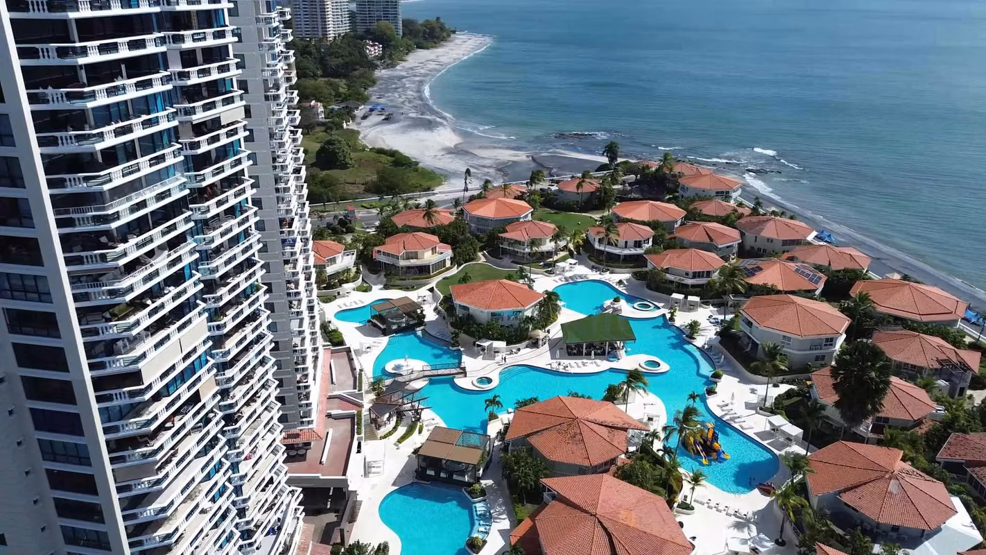 Apartamento planta baja de 2 dormitorios en Coronado Country Club - photo 1