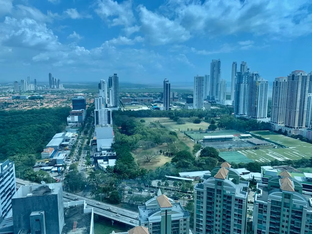 Se Vende Penthouse en Top Towers, Costa del Este - foto 1