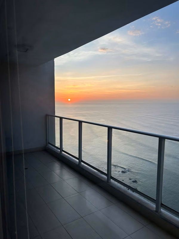 Alquilo apartamento 2 recámaras amoblado vista al mar - photo 1